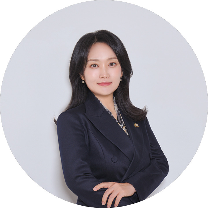 “배우자가 외도했는데 내가 처벌받는다고?” – 억울해도 반드시 지켜야 할 “증거 수집”의 선